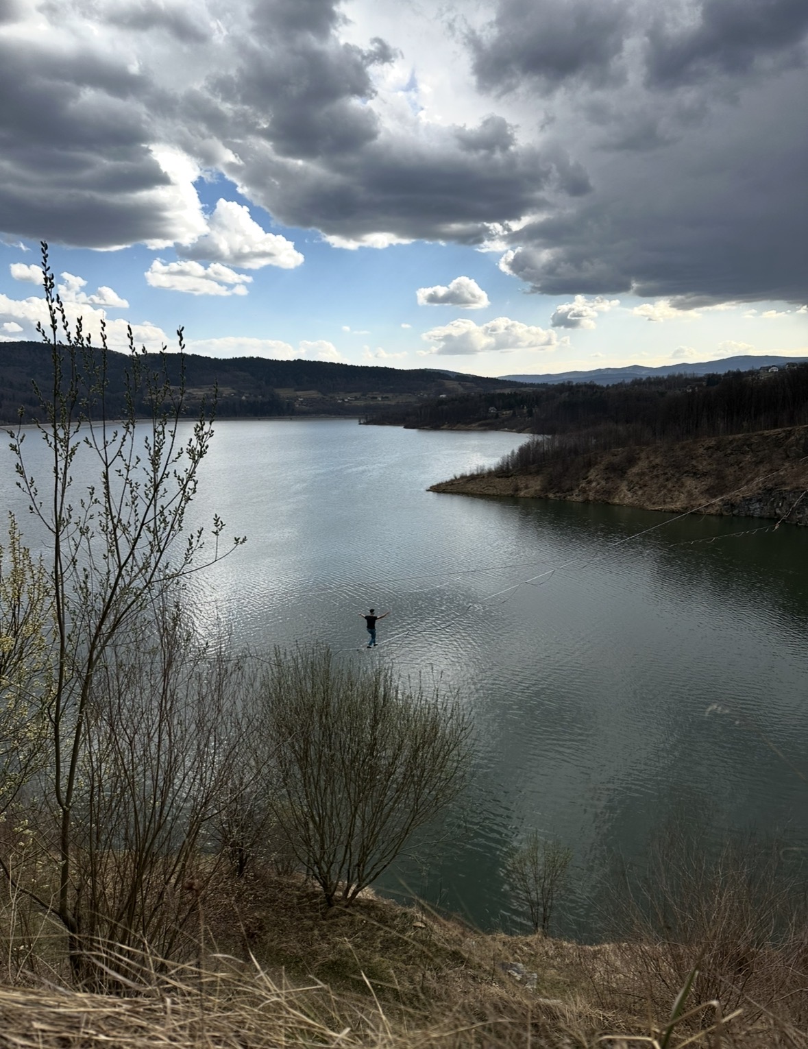 Biegasz lub jeździsz na rowerze? Sprawdź, jak zadbać o ciało w sezonie